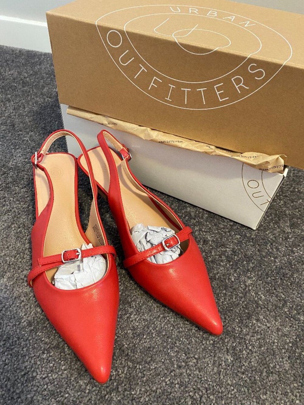 URBAN OUTFITTERS Stacy Slingback Kitten Heel in Red Size 8